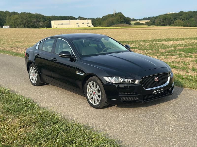 Gebraucht Jaguar XE Prestige 180 PS (132 kW) 2016 Limousine