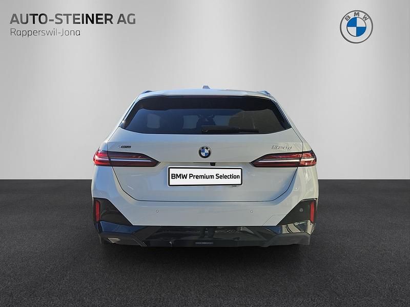 Gebraucht BMW 520 M Sport 208 PS (152 kW) 2025 Weiss Kombi