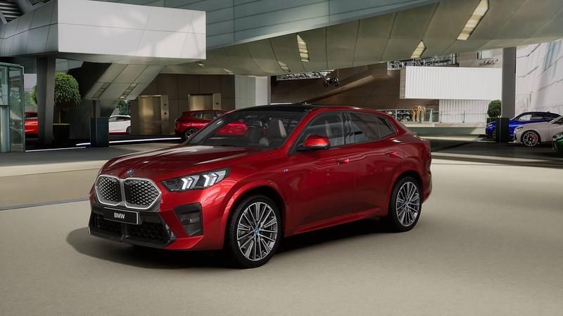 Rot Gebraucht 2024 BMW iX2 Comfort Edition SUV | CHF 62’900 (Teuer) - Bild 1/4