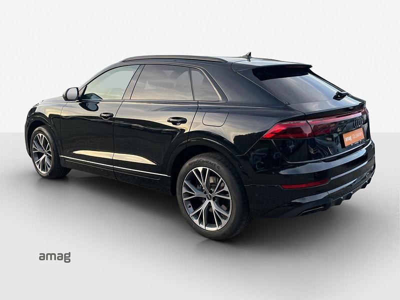 Gebraucht Audi Q8 Ambiente 394 PS (289 kW) 2024 Mythosschwarz metallic SUV