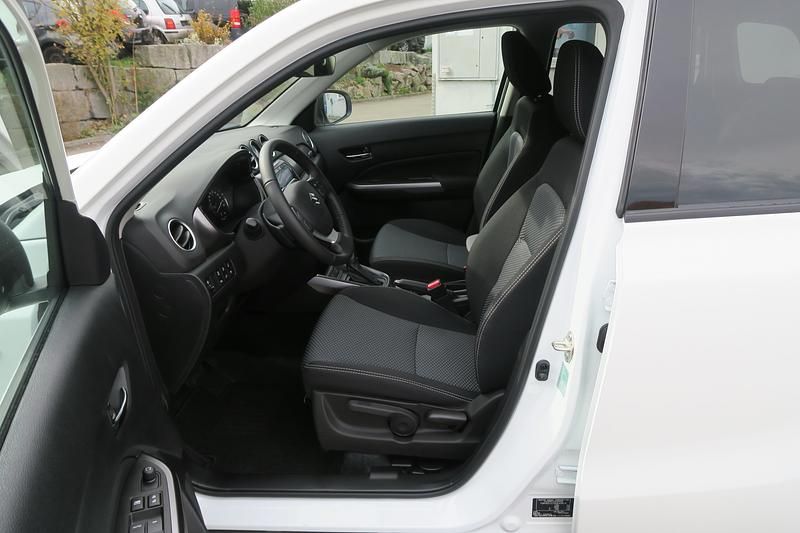 Neu Suzuki Vitara 110 PS (80 kW) 2025 Weiss SUV