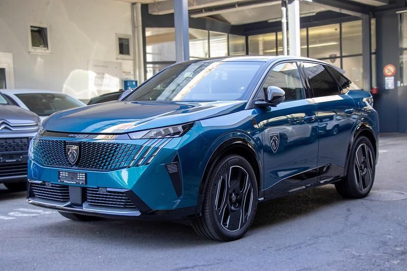 Gebraucht 2024 Peugeot e-3008 GT SUV | CHF 40’900 (Teuer) - Bild 1/4