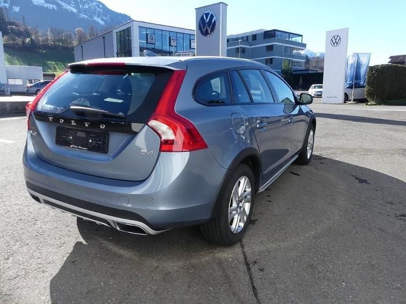 Gebraucht Volvo V60 CC Momentum 190 PS (139 kW) 2017 Kombi