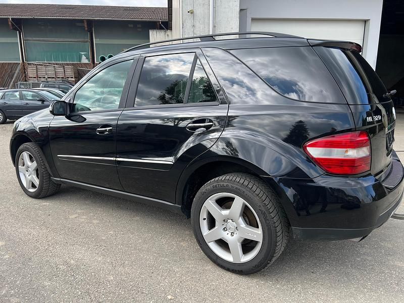 Gebraucht Mercedes ML320 224 PS (164 kW) 2005 SUV