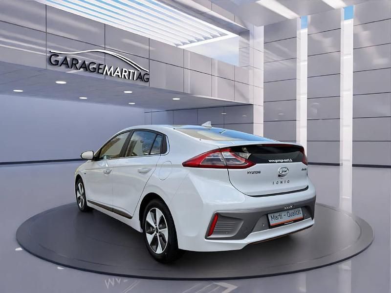 Gebraucht Hyundai Ioniq 88 kW (120 PS) 2019 Weiss Kleinwagen