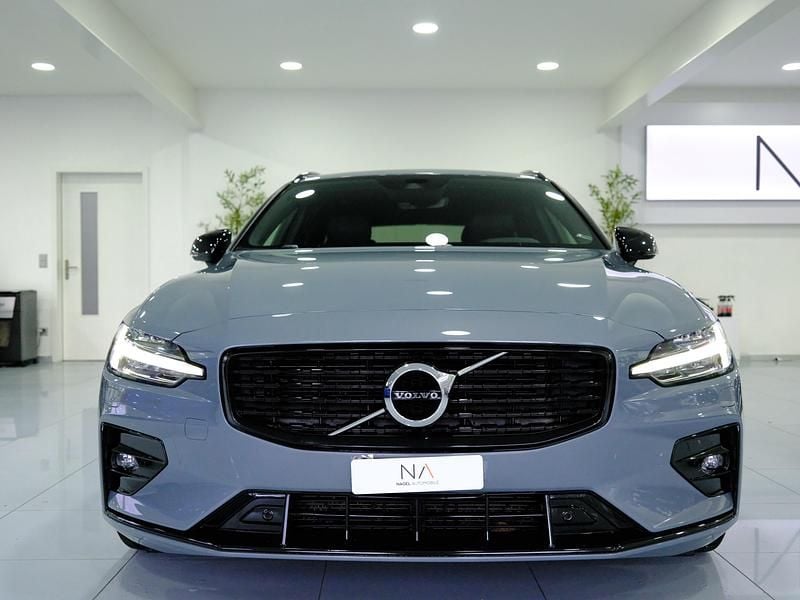 Gebraucht Volvo V60 R-Design 250 PS (183 kW) 2021 Kombi