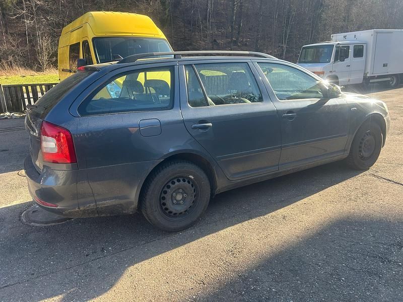 Gebraucht Skoda Octavia Ambiente 160 PS (117 kW) 2009 Kombi