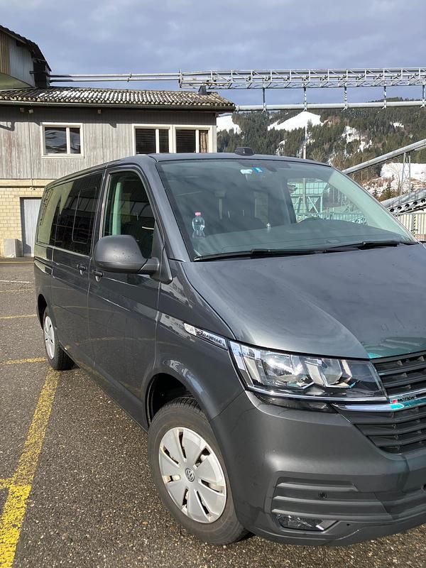 Gebraucht VW Caravelle Trendline 150 PS (110 kW) 2022 Van / Kleinbus