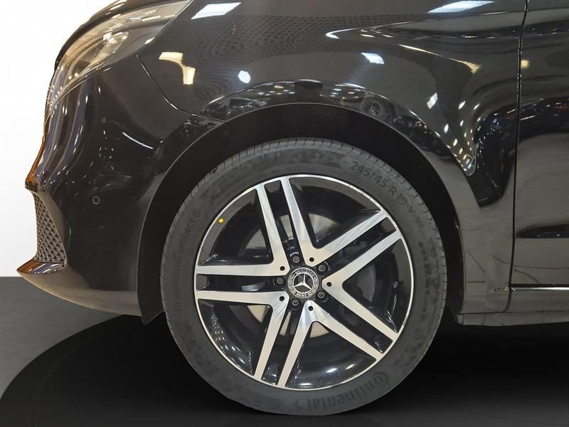 Gebraucht Mercedes V300 Avantgarde 239 PS (175 kW) 2020 Schwarz Van / Kleinbus