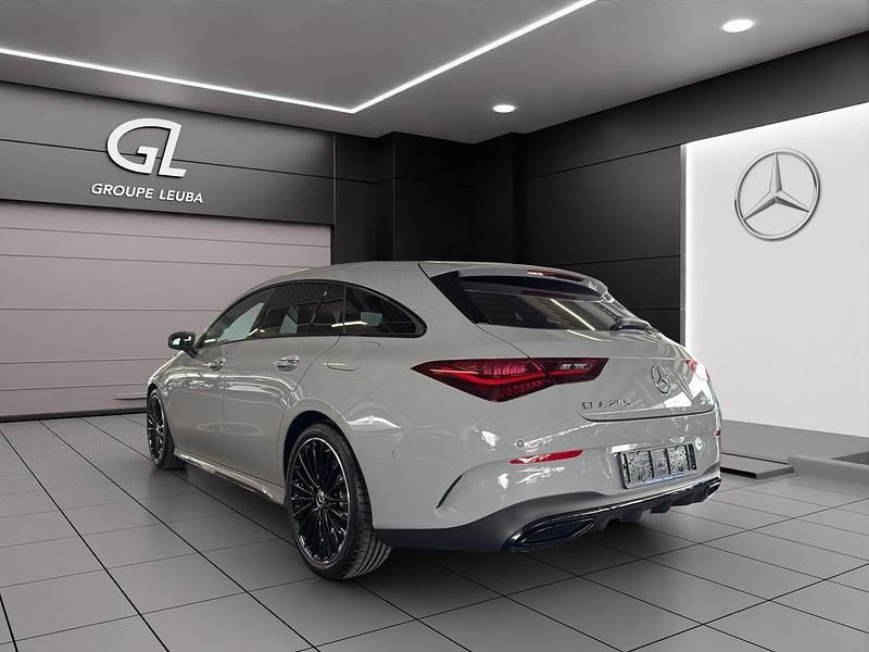 Neu Mercedes CLA250e Shooting Brake 224 PS (164 kW) 2025 Grau Kombi