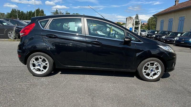 Gebraucht Ford Fiesta Ambiente 60 PS (44 kW) 2011 Kleinwagen