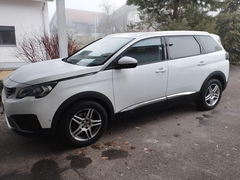 Gebraucht Peugeot 5008 Allure 130 PS (95 kW) 2019 SUV