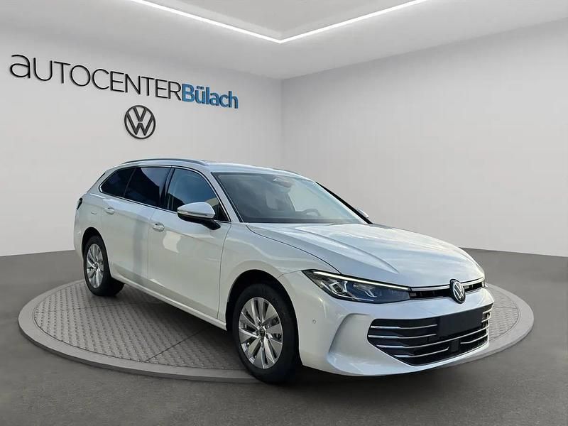 Neu VW Passat Business 193 PS (141 kW) 2025 Weiss Kombi