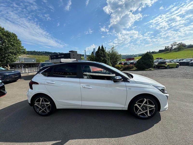 Gebraucht Hyundai i20 120 PS (88 kW) 2024 Weiss Kleinwagen