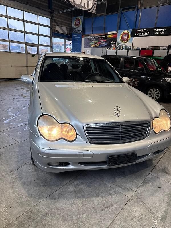 Gebraucht 2000 Mercedes C240 Avantgarde Limousine | CHF 1’200 (Guter Preis) - Bild 1/4