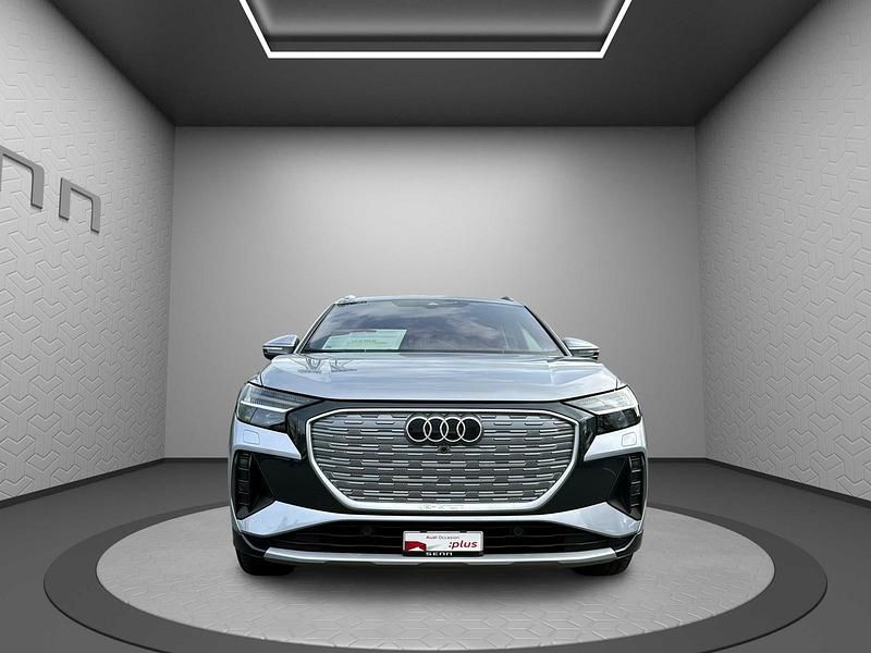 Gebraucht Audi Q4 e-tron Ambiente 150 kW (204 PS) 2021 Silber SUV