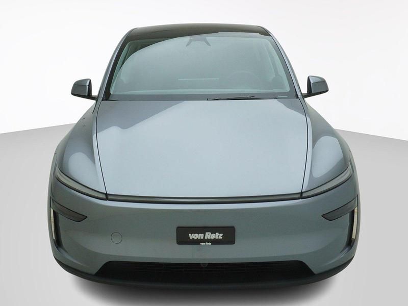 Silber Neu 2025 Tesla Model Y Performance SUV | CHF 60’990 - Bild 1/3