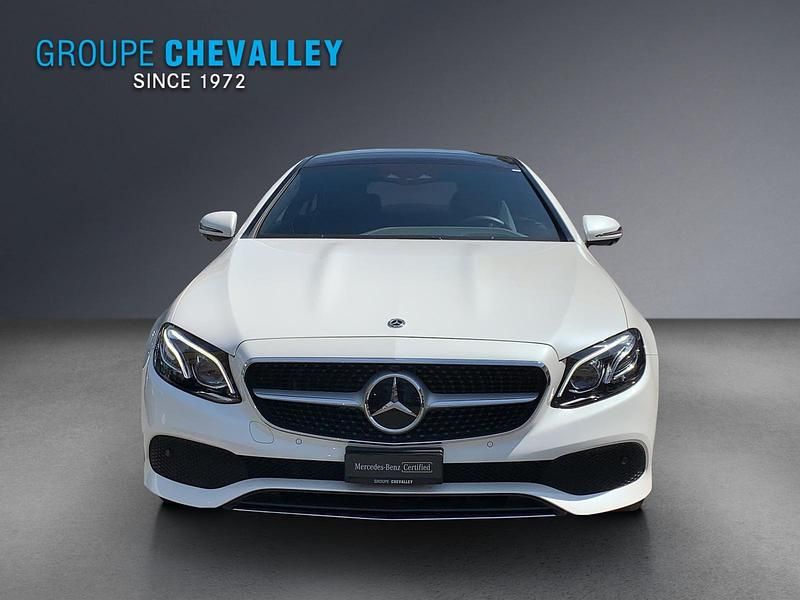 Gebraucht Mercedes E450 Avantgarde 367 PS (269 kW) 2020 Weiss Coupé