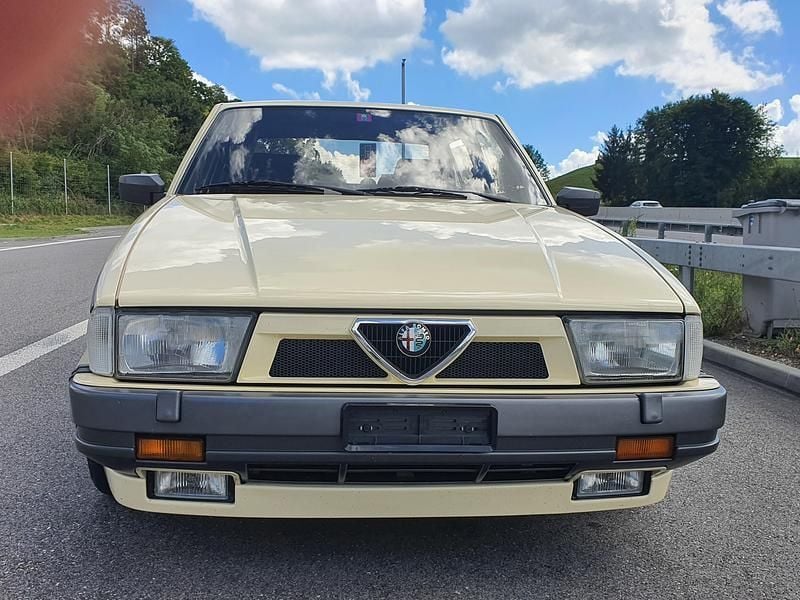 Gebraucht 1987 Alfa Romeo 75 Limousine | CHF 29’900 - Bild 1/4