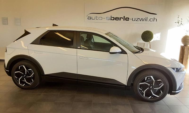 Weiss Gebraucht 2024 Hyundai Ioniq Kleinwagen | CHF 46’900 - Bild 1/4