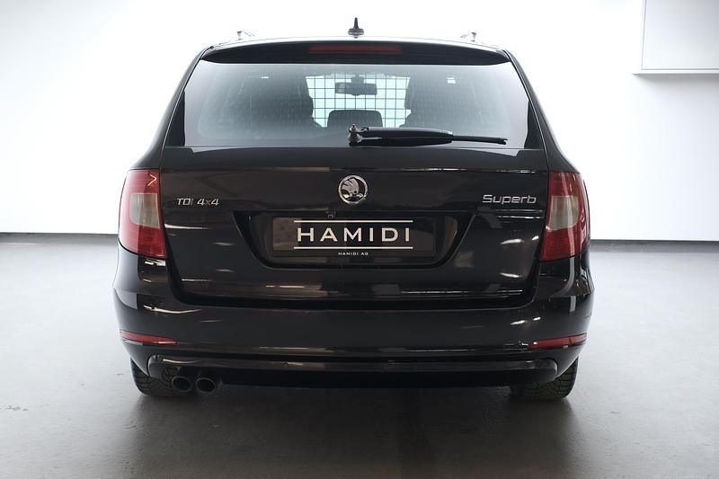 Gebraucht Skoda Superb LAURIN & KLEMENT 140 PS (102 kW) 2012 Kombi