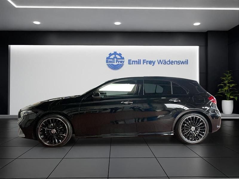 Gebraucht Mercedes A200 AMG line 177 PS (130 kW) 2025 Schwarz Limousine