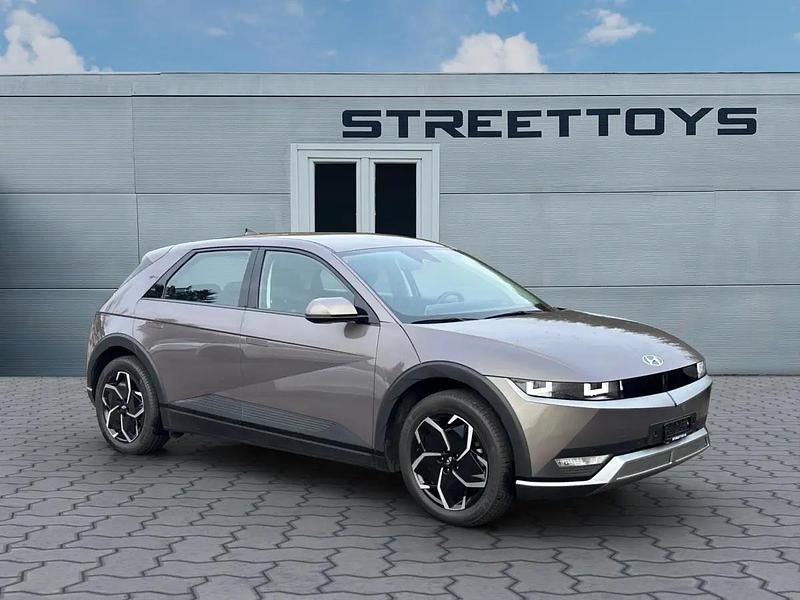 Braun Gebraucht 2025 Hyundai Ioniq Kleinwagen | CHF 22’940 - Bild 1/4