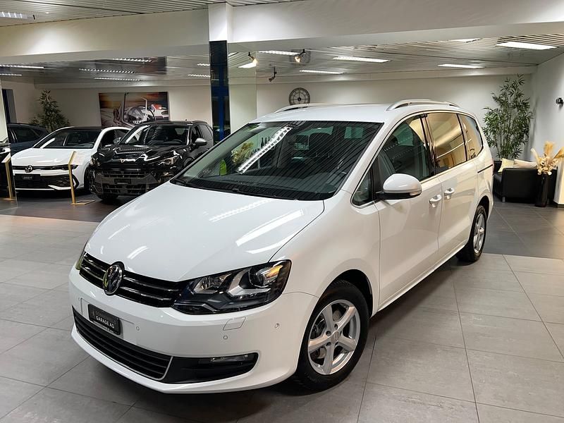 Gebraucht VW Sharan Comfortline 177 PS (130 kW) 2021 Van / Kleinbus