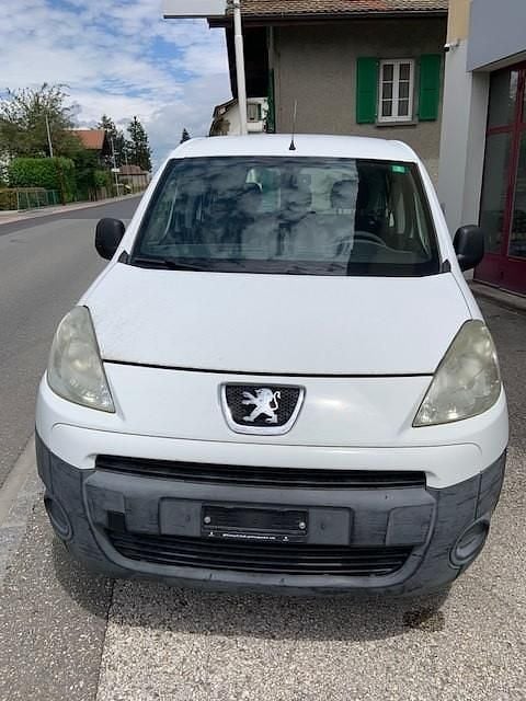 Gebraucht 2011 Peugeot Partner Van / Kleinbus | CHF 1’900 (Superpreis) - Bild 1/4