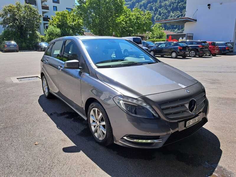 Gebraucht Mercedes B220 184 PS (135 kW) 2014 Van / Kleinbus