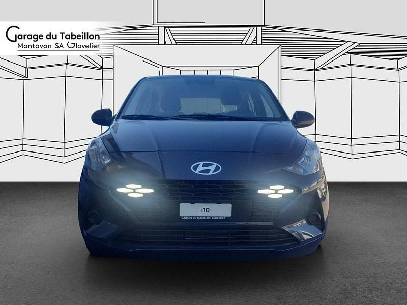 Neu Hyundai i10 63 PS (46 kW) 2025 Grau Kleinwagen