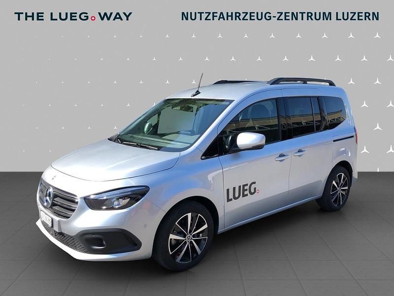 Silber Gebraucht 2024 Mercedes 180 Style Limousine | CHF 40’900 - Bild 1/4