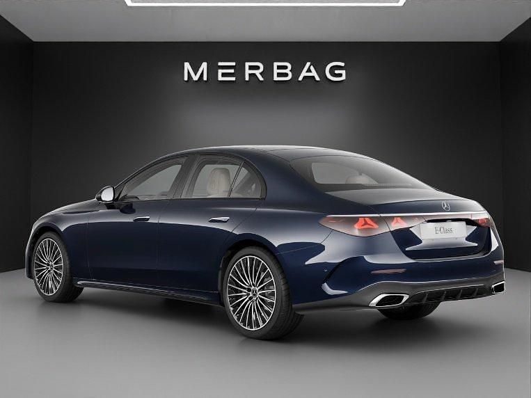 Gebraucht Mercedes E220 197 PS (144 kW) 2024 Blau Limousine