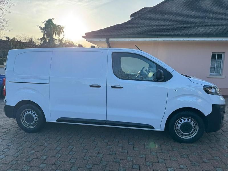 Gebraucht Opel Vivaro Essentia 120 PS (88 kW) 2021 Van / Kleinbus