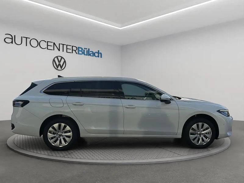 Neu VW Passat Business 193 PS (141 kW) 2025 Weiss Kombi