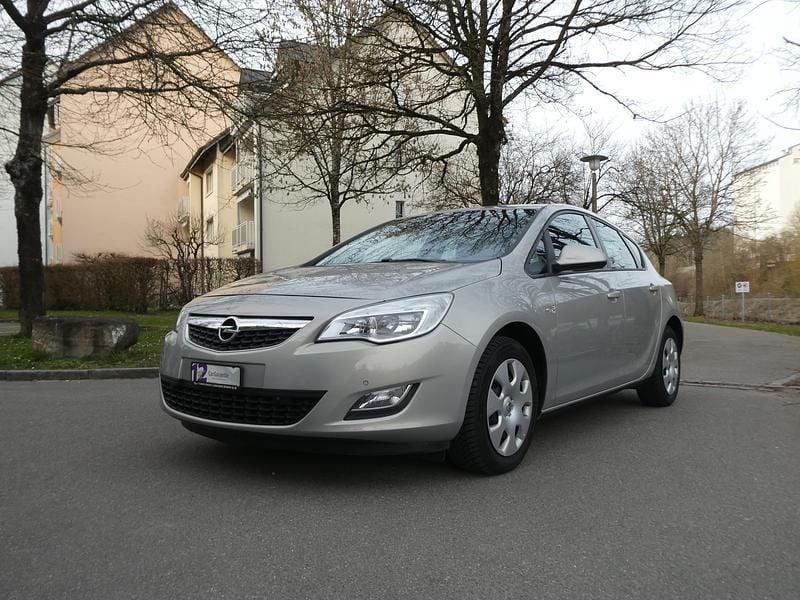 Gebraucht Opel Astra 115 PS (84 kW) 2010