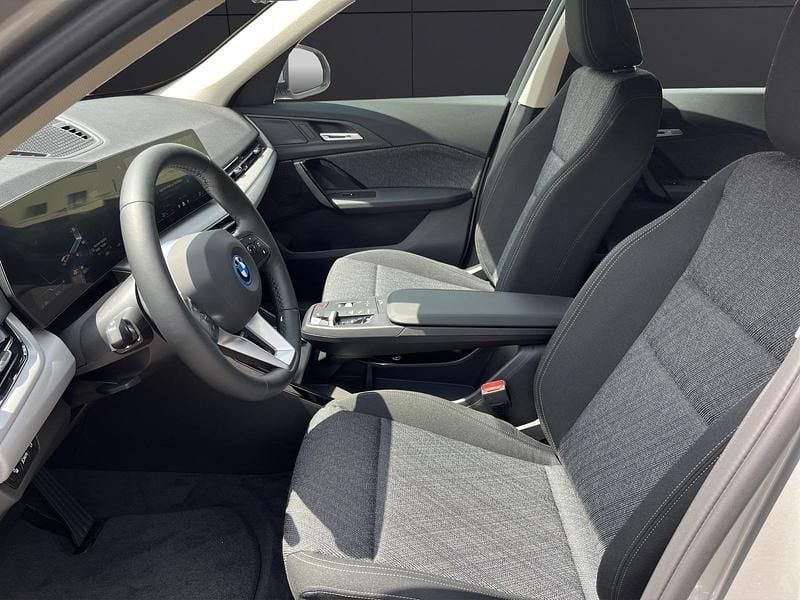 Neu BMW iX1 Shadowline 225 kW (306 PS) 2025 Silber SUV