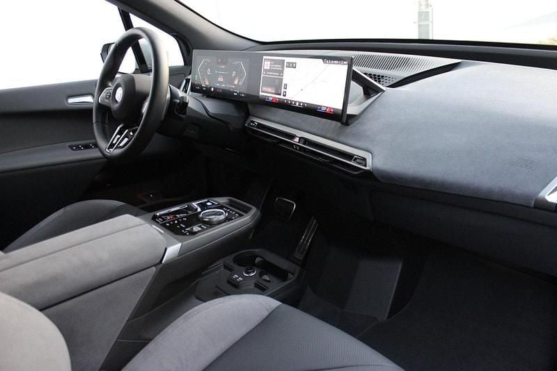 Gebraucht BMW iX M Sport 400 kW (544 PS) 2025 Beige SUV