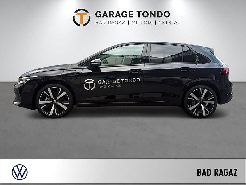 Gebraucht VW Golf Life 204 PS (150 kW) 2025 Schwarz Limousine