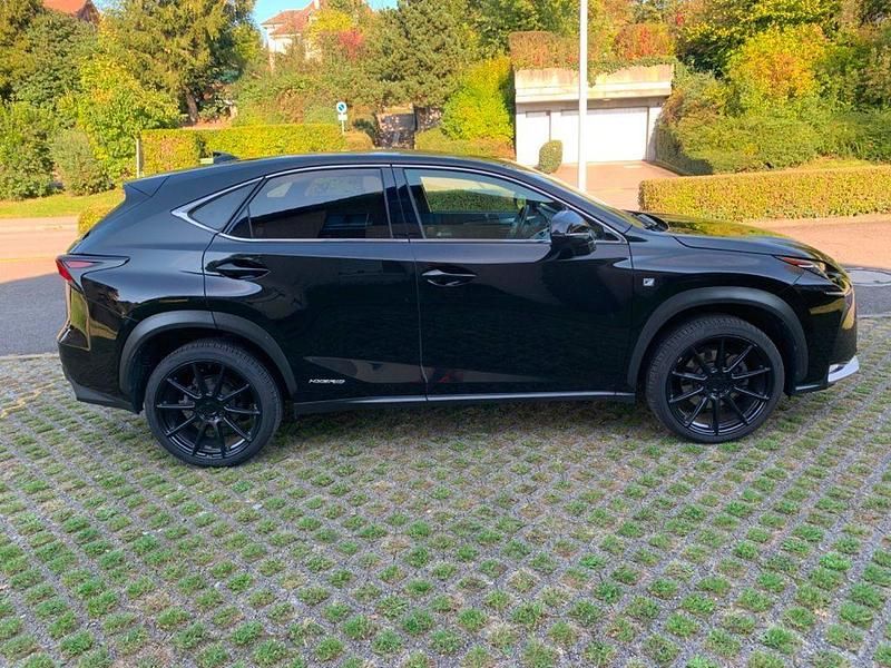 Gebraucht Lexus NX300h E-FOUR 197 PS (144 kW) 2014 SUV