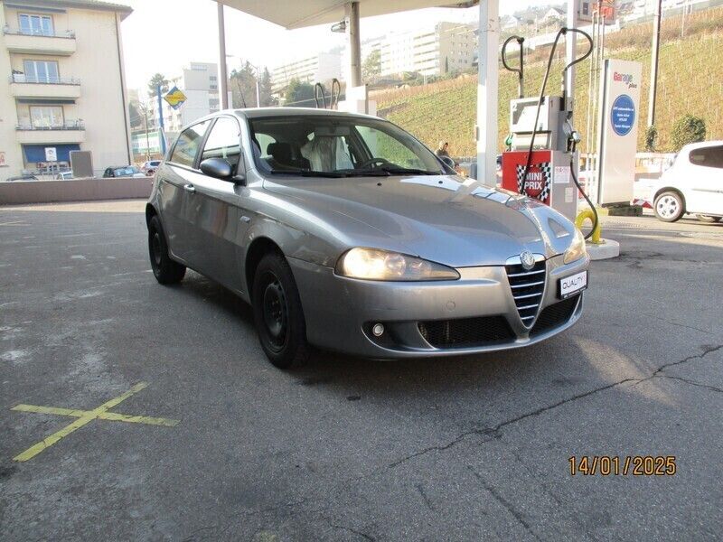 Gebraucht 2006 Alfa Romeo 147 Distinctive Kleinwagen | CHF 2’990 (Etwas zu teuer) - Bild 1/4
