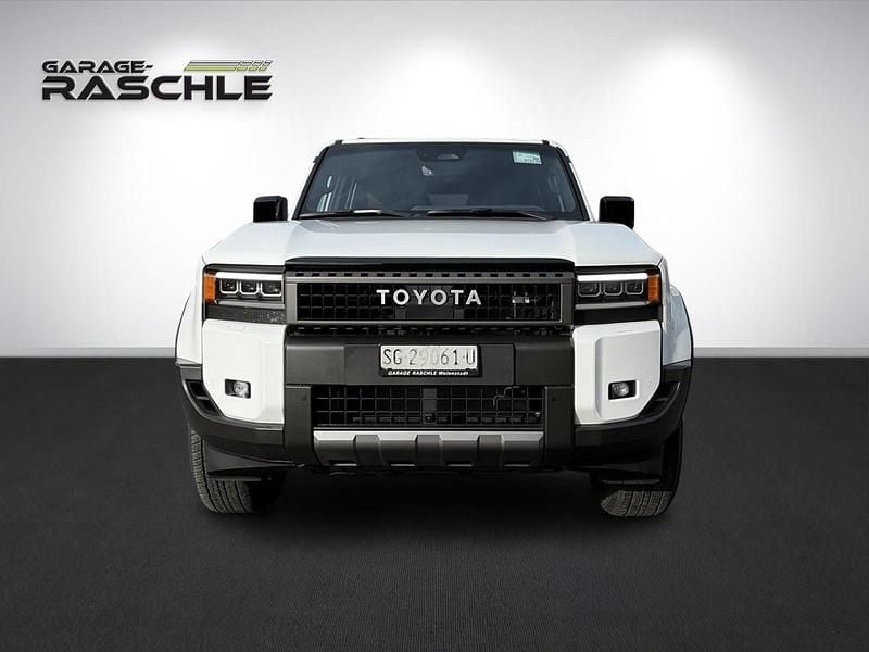 Neu Toyota Land Cruiser Style 205 PS (150 kW) 2026 Grau SUV