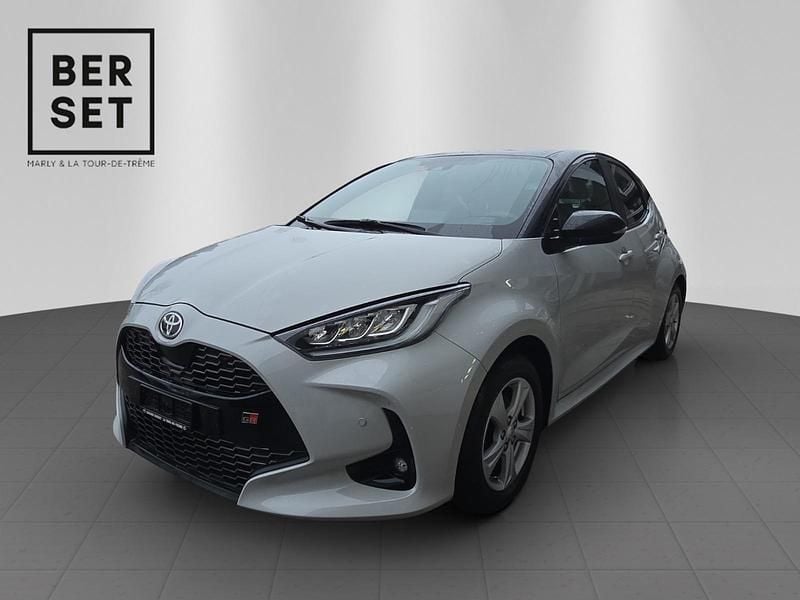 Grau Gebraucht 2023 Toyota Yaris Hybrid Sport Limousine | CHF 26’900 (Etwas zu teuer) - Bild 1/4