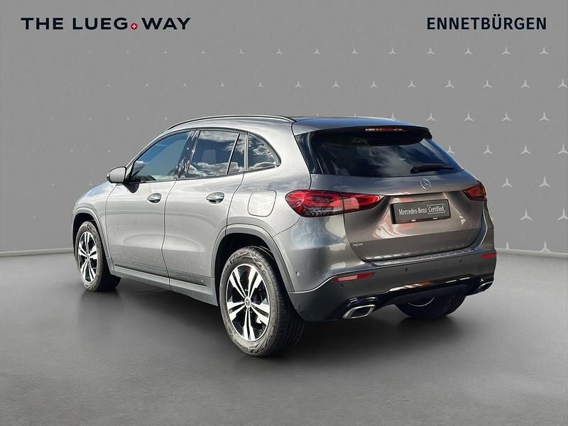 Gebraucht Mercedes GLA200 Progressive 163 PS (119 kW) 2023 Grau SUV