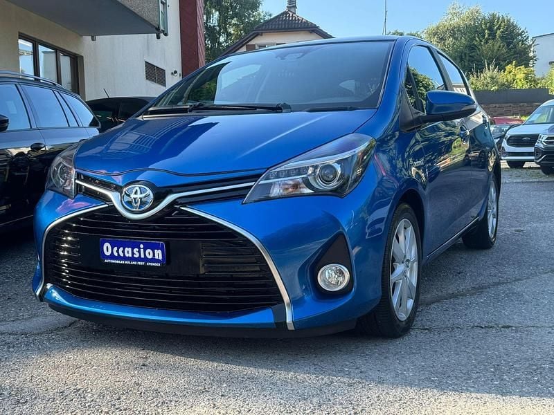 Gebraucht 2015 Toyota Yaris Hybrid Premium | CHF 16’900 (Etwas zu teuer) - Bild 1/4