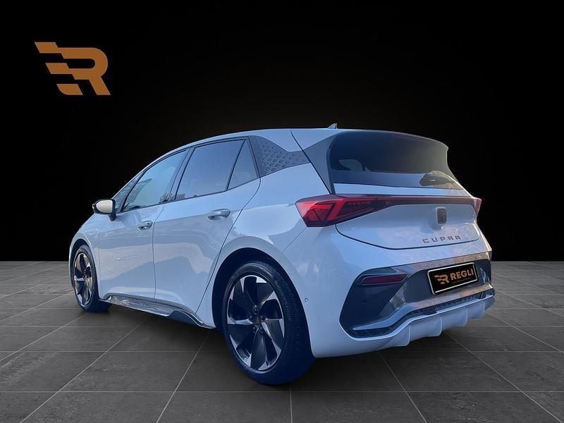 Neu Cupra Born 150 kW (204 PS) 2025 Weiss Kleinwagen