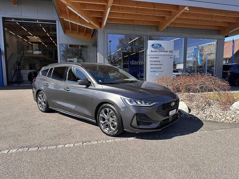 Gebraucht Ford Focus ST-Line 155 PS (114 kW) 2024 Grau Kombi