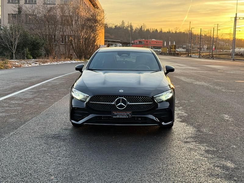 Gebraucht Mercedes A200 AMG line 163 PS (119 kW) 2023