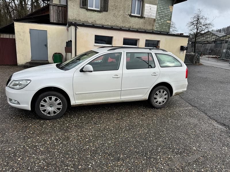 Gebraucht Skoda Octavia 105 PS (77 kW) 2012 Kombi