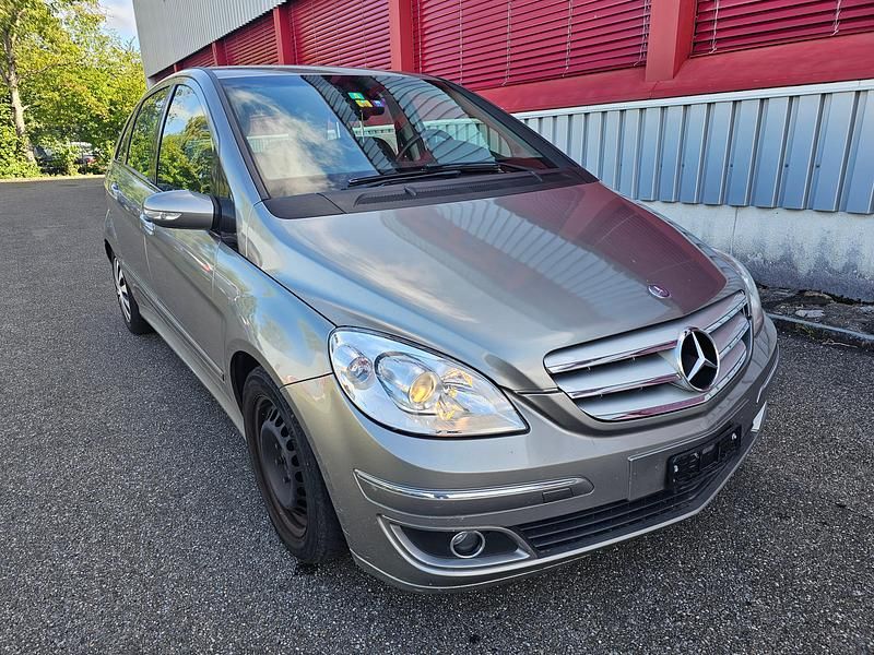Gebraucht Mercedes B200 136 PS (100 kW) 2006 Van / Kleinbus